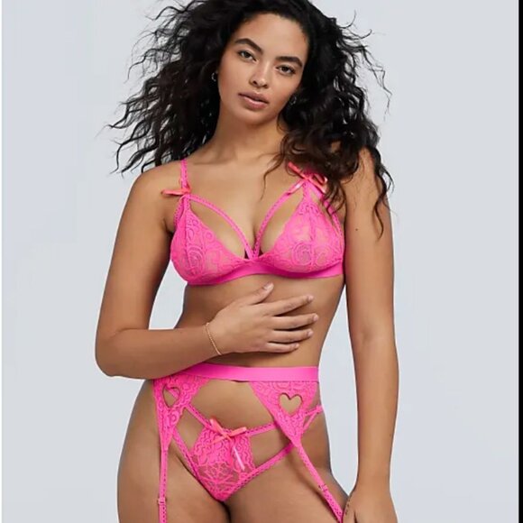 Mapalé Cage Lace Wireless Bra & Garter Set - Picture 1 of 6